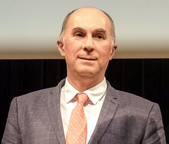 « Nous perdons un bâtisseur » : Hommage de la CIREST après le décès de Daniel Moreau, président de Royal Bourbon Industries