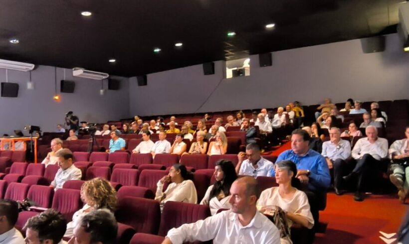 La CIREST présente à l’hommage rendu à Daniel Moreau au cinéma Crystal de Saint-Benoît