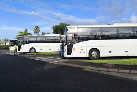 Transports scolaires : une action de contrôle menée au lycée Amiral Bouvet à Saint-Benoît Transports scolaires : une action de contrôle menée au lycée Amiral Bouvet à Saint-Benoît
