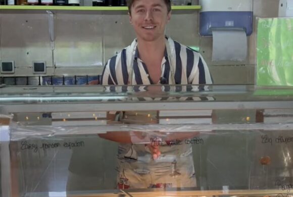 « Le couple en Lu » adopte l’opération Barket de la CIREST : quand l’écologie rencontre l’humour ! « Le couple en Lu » adopte l’opération Barket de la CIREST : quand l’écologie rencontre l’humour !