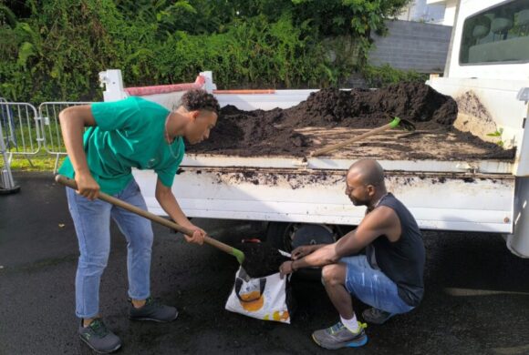 Réduction des déchets : la CIREST à la rencontre des habitants au marché de Saint-Benoît