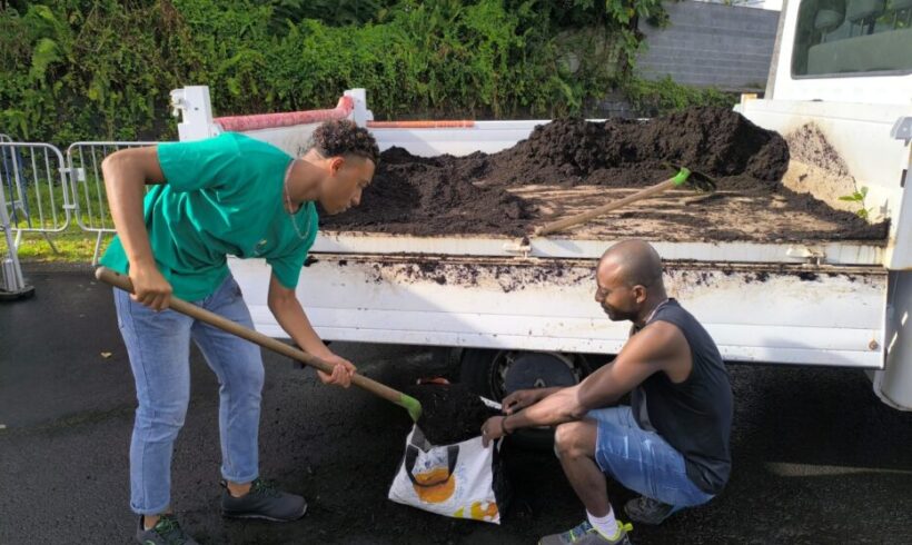 Réduction des déchets : la CIREST à la rencontre des habitants au marché de Saint-Benoît